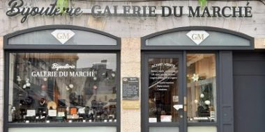 vitrine de la bijouterie Galerie du Marché